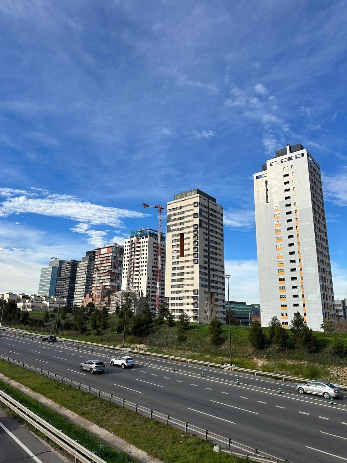 Apartamento Modern Near Center, Airport, Metro